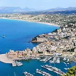3 Bedroom Gorgeous In Alcamo