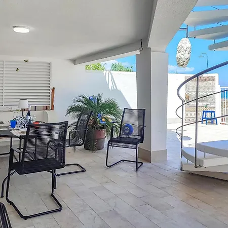 3 Bedroom Gorgeous In Alcamo