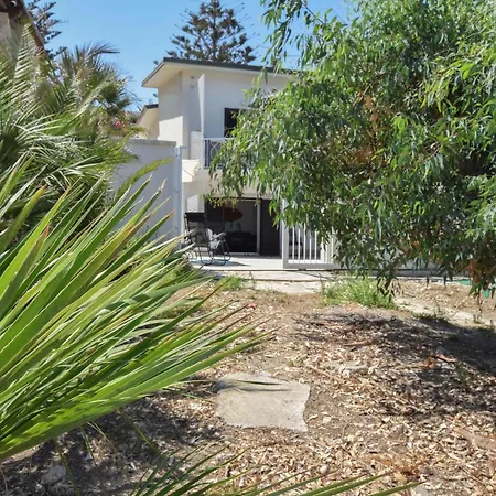 3 Bedroom Gorgeous In Alcamo